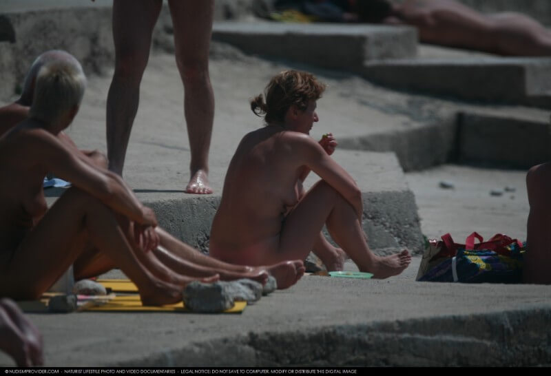Nudist Rocky Family Angle gallery - Naturism helps overcome fears and insecurities
