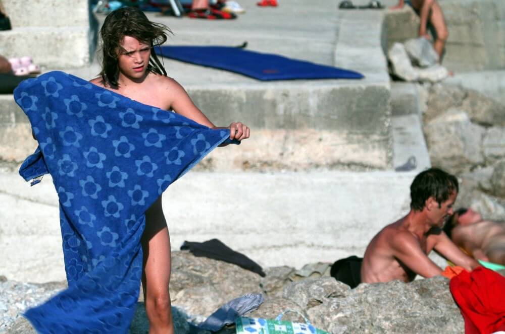 Nudist Rocky Family Angle - Naturist practices help us understand that the body is part of nature and its beauty