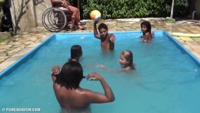 Oceanic Backyard Noon # 1 Full HD - Freedom as the core principle of naturism