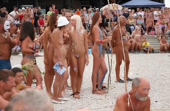 Premium Content # 41 - Boundaries disappear in the world of nudism