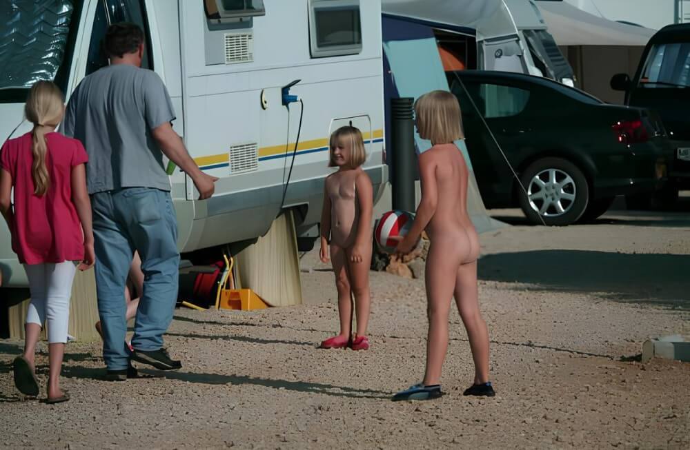 Cottage city pics - Interaction with nature through naturism and nudism