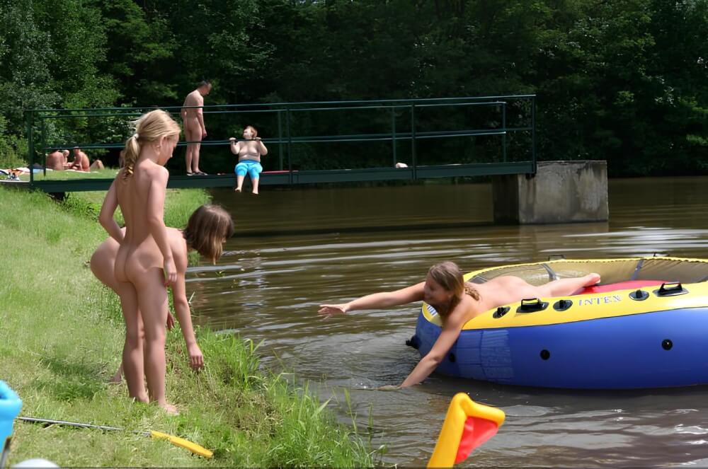 Naked Body gallery - Naturism as a Way to Connect with Nature
