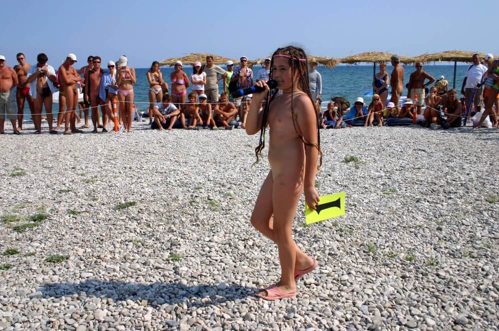 Naturist Mic Speech photos - Nudism strengthens friendships and mutual respect