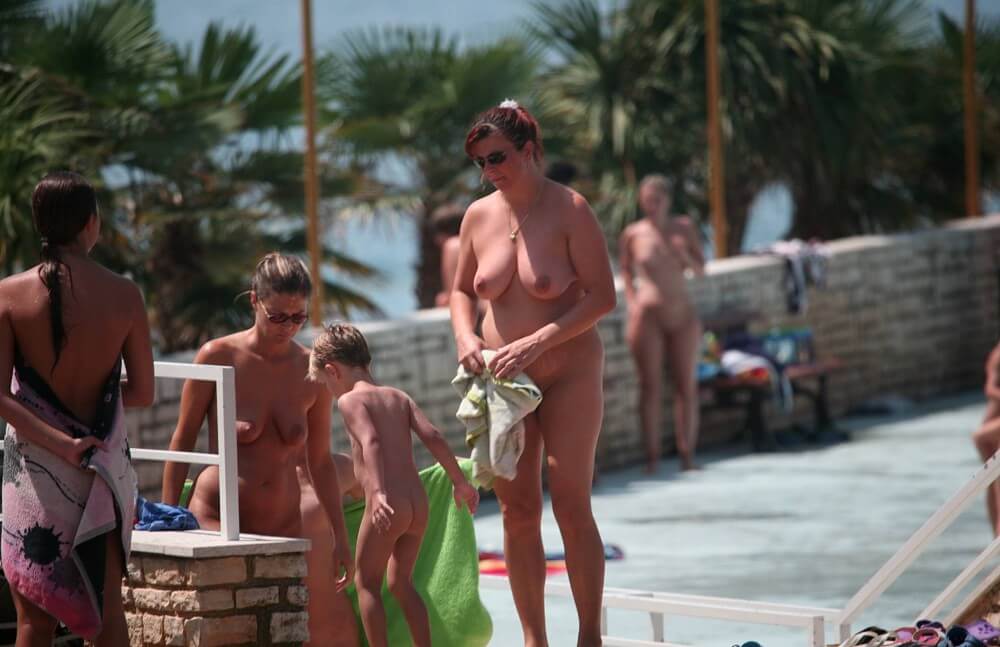 Boardwalk Biking pics - Freedom and harmony in nudism