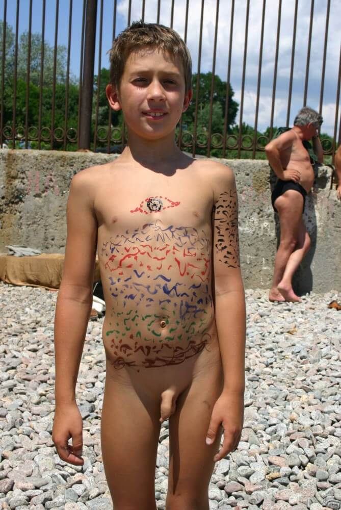 Father and Daughter Painted pics - A life free of unnecessary worries is a hallmark of naturism