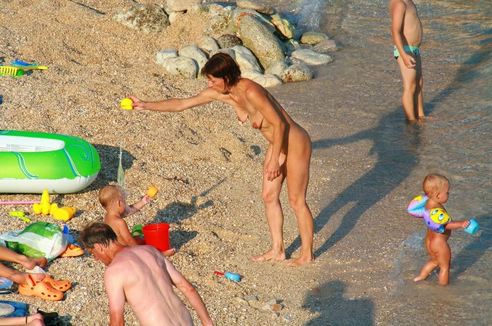 Ula Naturists Beach photo gallery - The desire to admire the human form