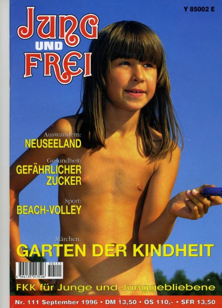 Jung und Frei Nr 111 - A defining feature of naturism is the absence of clothing