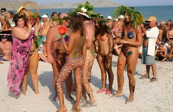 Premium Content # 34 - Simplicity and naturalness are valued in nudism