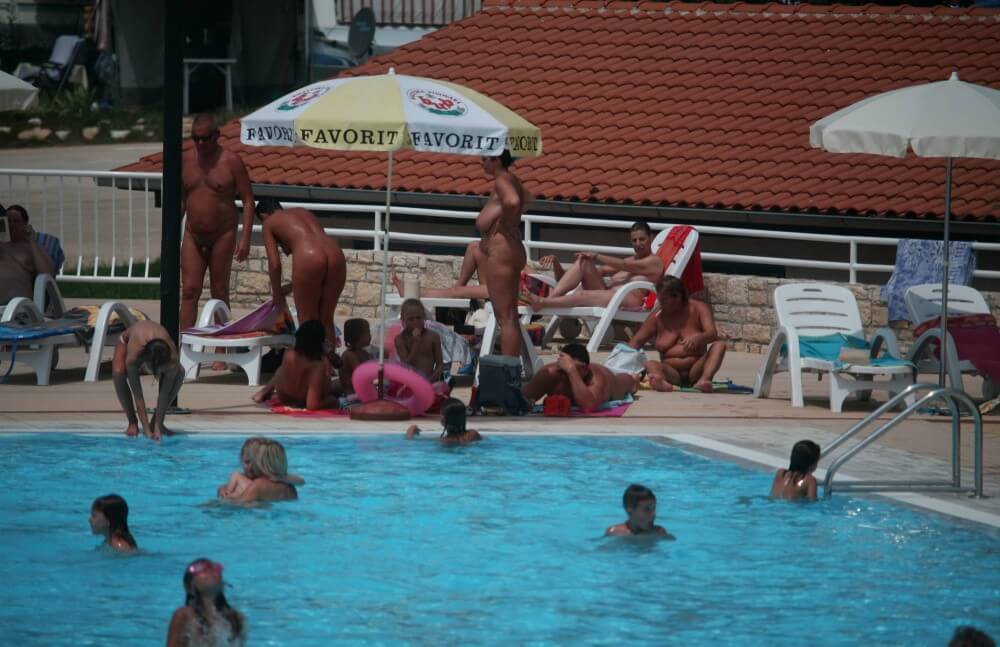 Naturist Pool Observation pics - Naturism promotes openness toward the body