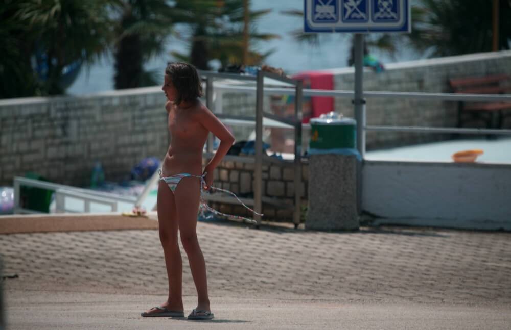 Naturist Pool Walkaround pics - Nature is the best home for those who practice naturism and nudism
