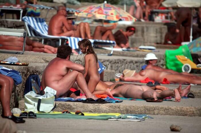 Passing Through Shores photo - Naturism and respect for nature