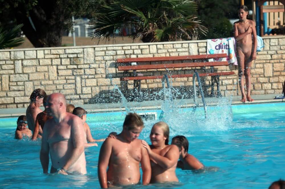 Naturist Pool Girls Profile pics - Openness to the world and new ideas is a defining trait of naturists and nudists