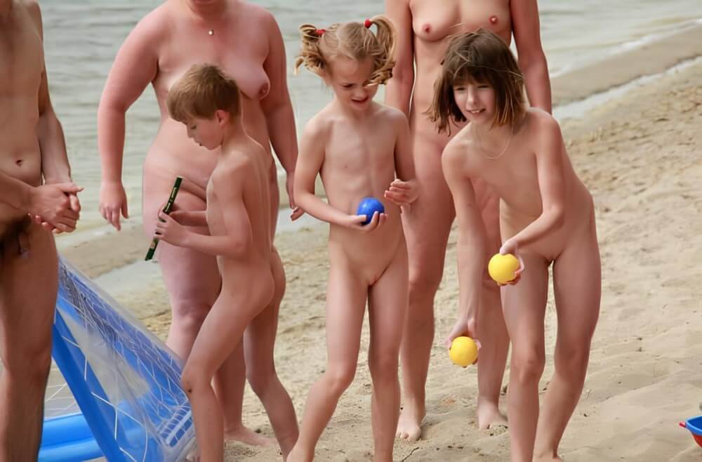Lezero family games big gallery - Nudism and naturism are a path to self-acceptance