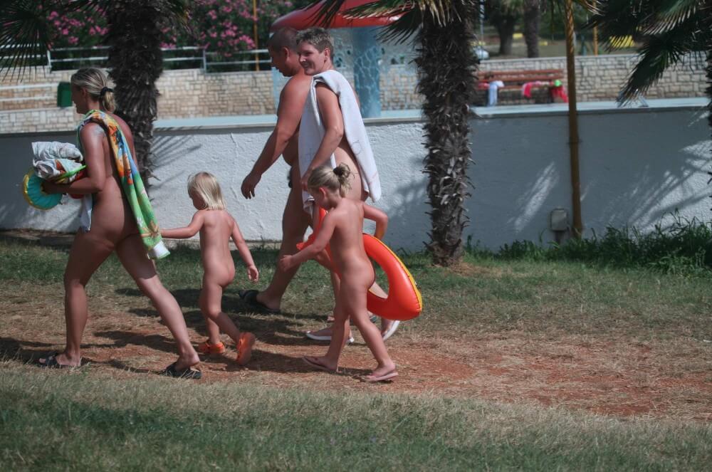 Naturist Family Movement pics - Nudism is a lifestyle in harmony with nature