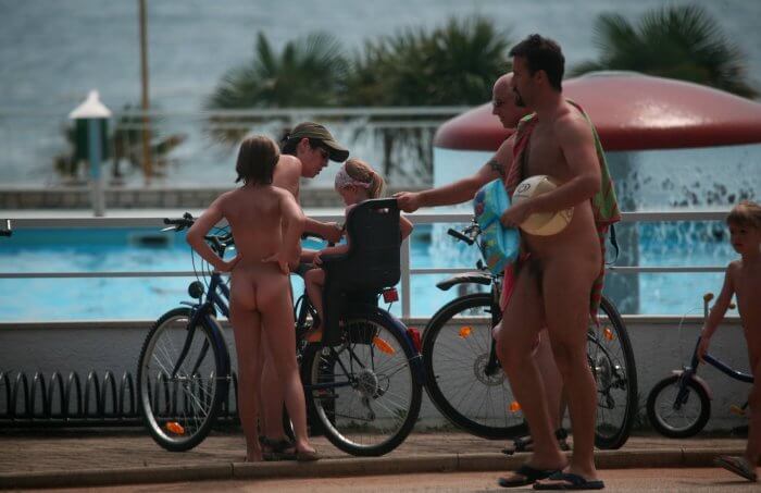 Freedom on two wheels: how cycling and hiking enrich the lives of nudists - Nudity promotes inner harmony and peace of mind