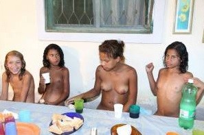 Family Events Pictures # 1 - Nudism improves health and boosts self-esteem