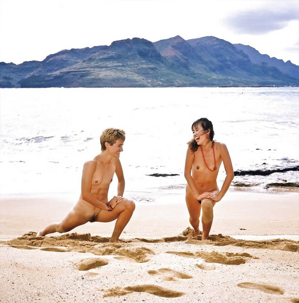Retro naturism photos - Nudity is an expression of natural beauty