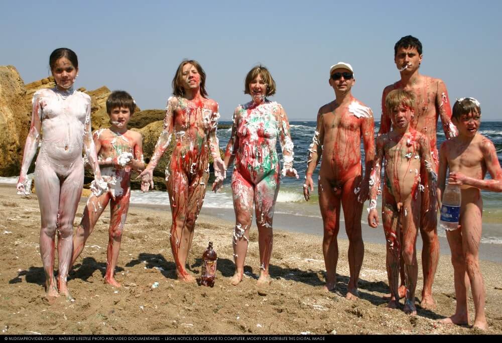 Naturism photo gallery # 58 - World Naturist Federation