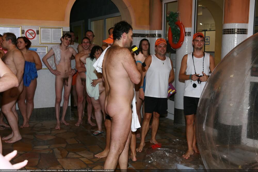 Naturism photo gallery # 56 - Naturists live in harmony and tranquility