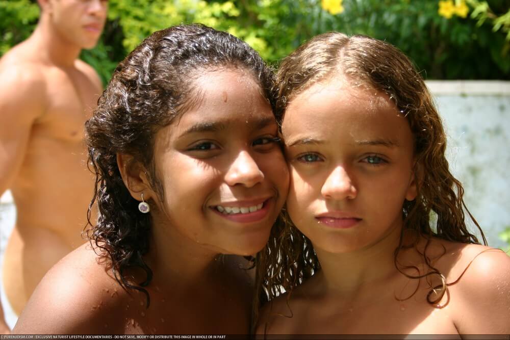 Tropical Naturism gallery - Nudism strengthens health and self-esteem