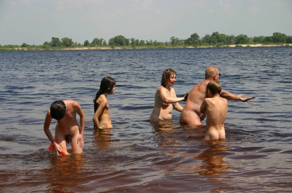 Kiev Water-Front Bathing pics - Freedom is part of naturism