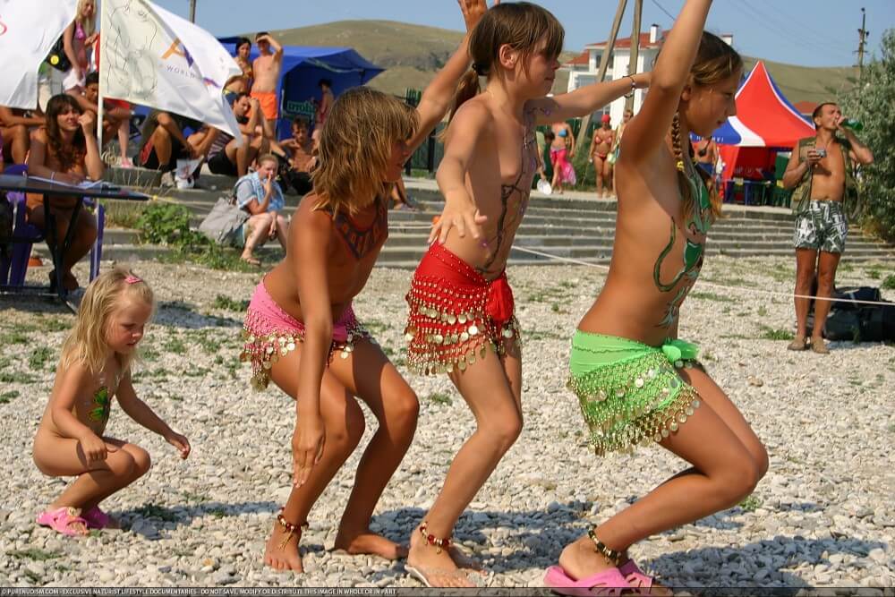 Festival and dancing photos - Nudism promotes mental well-being