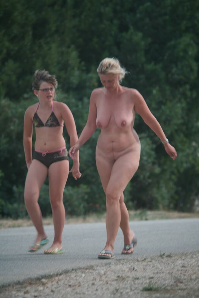 Cove FKK Visitor Grounds pics - Nudity helps you feel free