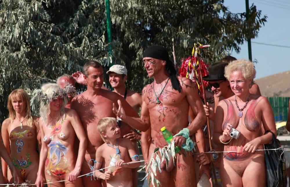 Naturist Day From Behind pics - Ideological naturists: exclusive materials