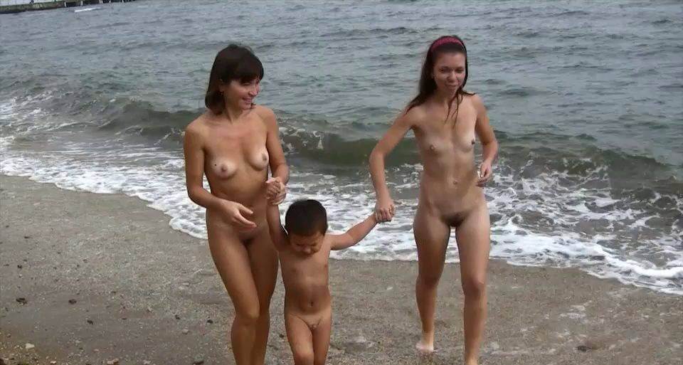 Land and Sea Naturism vol 1 - The community of naturist movement supporters and their values