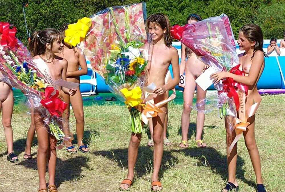 Nudism photo gallery # 2 - Living freely and naturally is the dream of naturism and nudism advocates