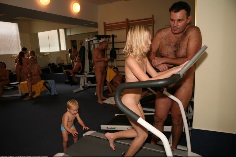 Record room naturists photos - The idea of being naked is good