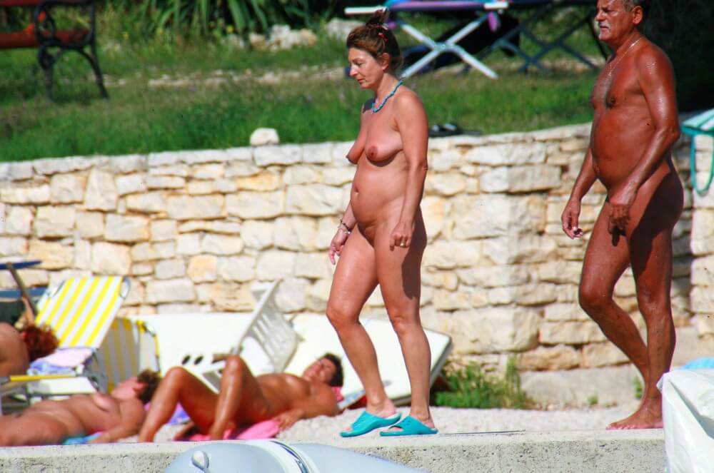 Ula FKK Wall-Side Passby photos - Naturism and nudism help you overcome your fears