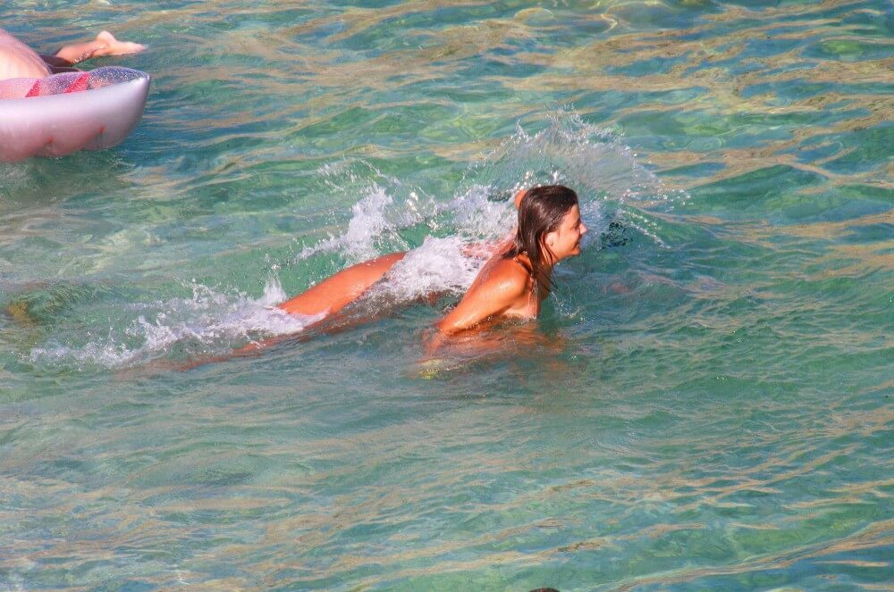 Ula FKK Teen Shore Run pics - Mutual respect as an important part of the naturist community