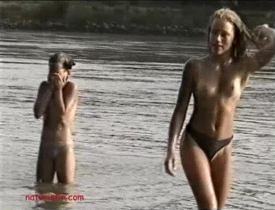 Naturistin: Dirty Girls - Naturism and environmental awareness in the modern world