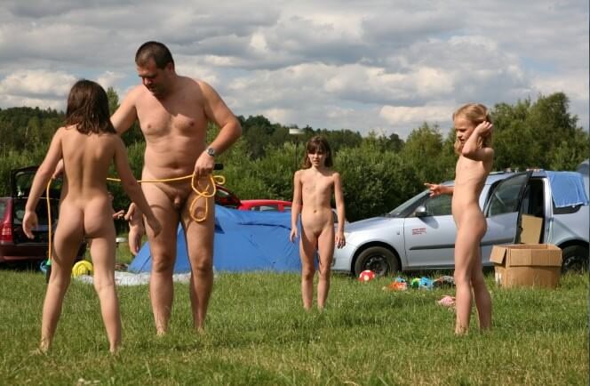 Naturism photo gallery # 38 - Nudity is an expression of natural beauty and harmony