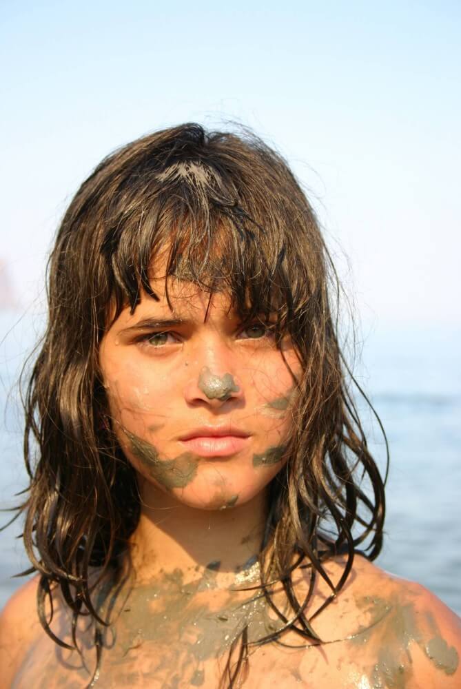 Courageous Naturist Girl pics - Nudism helps improve health and boost self-confidence