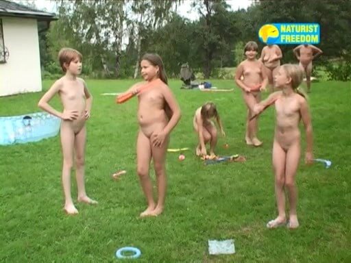 Naturist Freedom: Green Mountain - Nudity helps you feel free